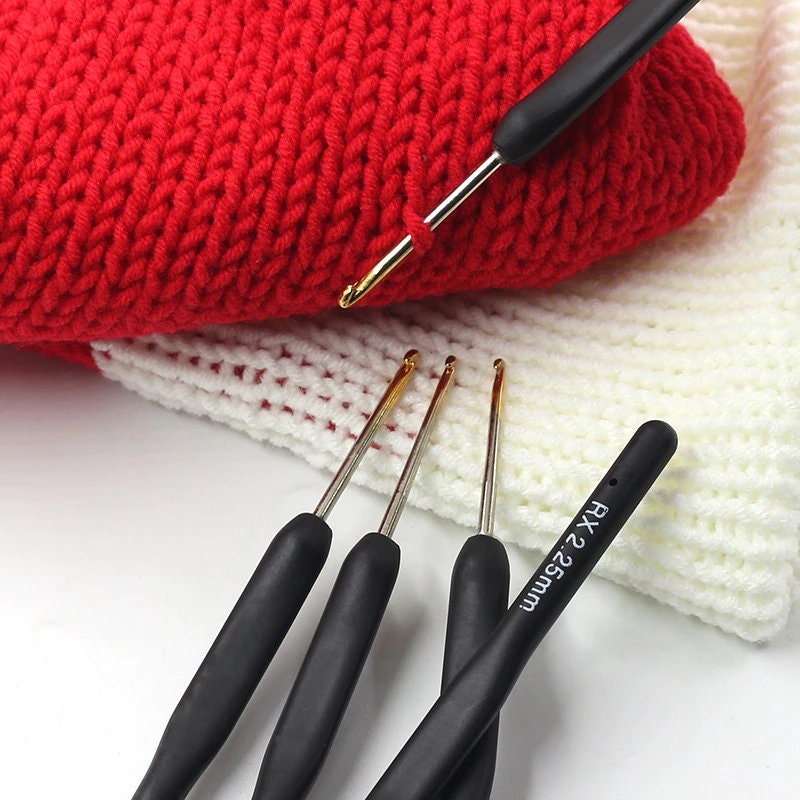 Steel Crochet Hooks with Wooden Handle Set Gift Case 10 Sizes, 0.5-2.75mm