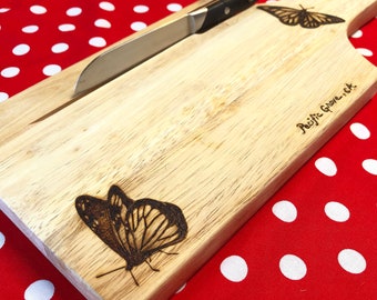 Custom Monarch Butterfly Beechwood Cheeseboard personalizzato, personalizzazione inclusa, regalo per insegnante, regalo di ringraziamento, Burnin Love Art Studio