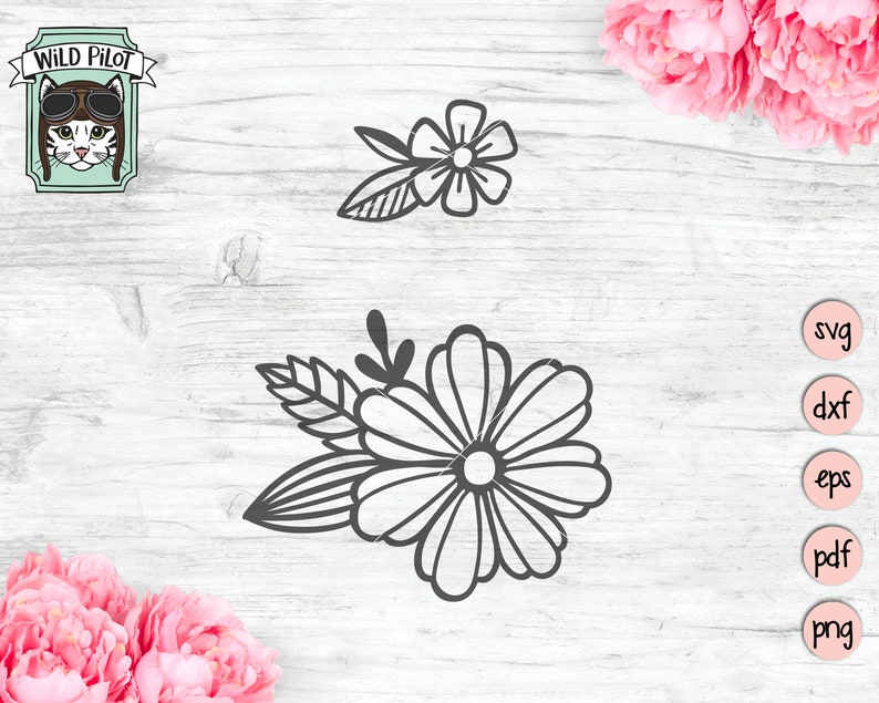 Puede incluir: Un dise&ntilde;o de arte de l&iacute;nea en blanco y negro de una sola flor con cinco p&eacute;talos y un c&iacute;rculo central. La flor est&aacute; rodeada de tres hojas. El dise&ntilde;o est&aacute; sobre un fondo de madera blanco.
