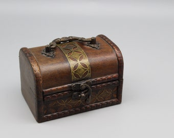 Hand-made  Wooden Box - Vintage Keepsake Box - Wooden Jewelry Box - Wooden Box with Lid  .Wooden box with metallic elements.