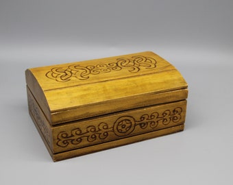 Boîte peinte à la main - Boîte en bois - Boîte souvenir vintage - Boîte à bijoux en bois - Boîte en bois avec couvercle .