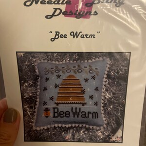 Needle Bling Designs - Bee Warm