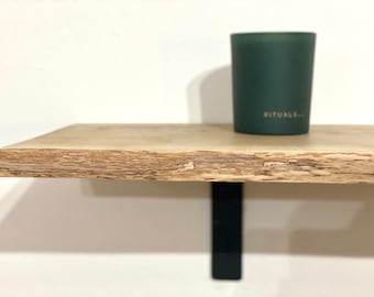 Estante de roble con borde natural: Estante industrial rústico hecho a mano con soportes negros