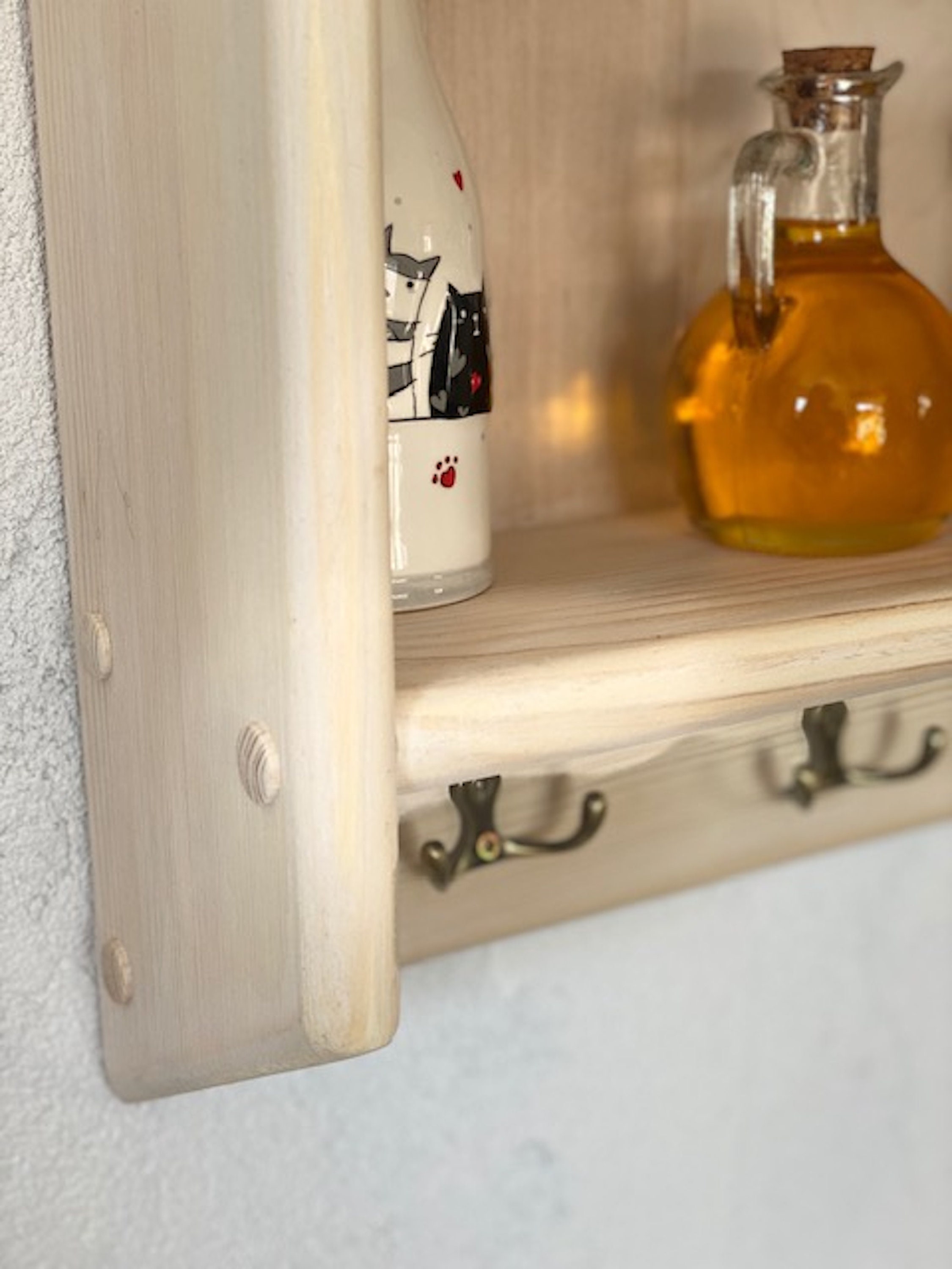 S79 Scaffale sospeso a parete con ganci / Scaffale in legno massello di  pino / Mobile fatto a mano con doppi ganci -  Italia