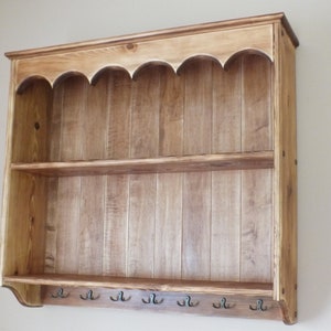s74 Wall hanging made of solid pine cottage shelving