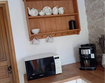 s123a Solid oak traditional wall mounted cabinet with mug pegs