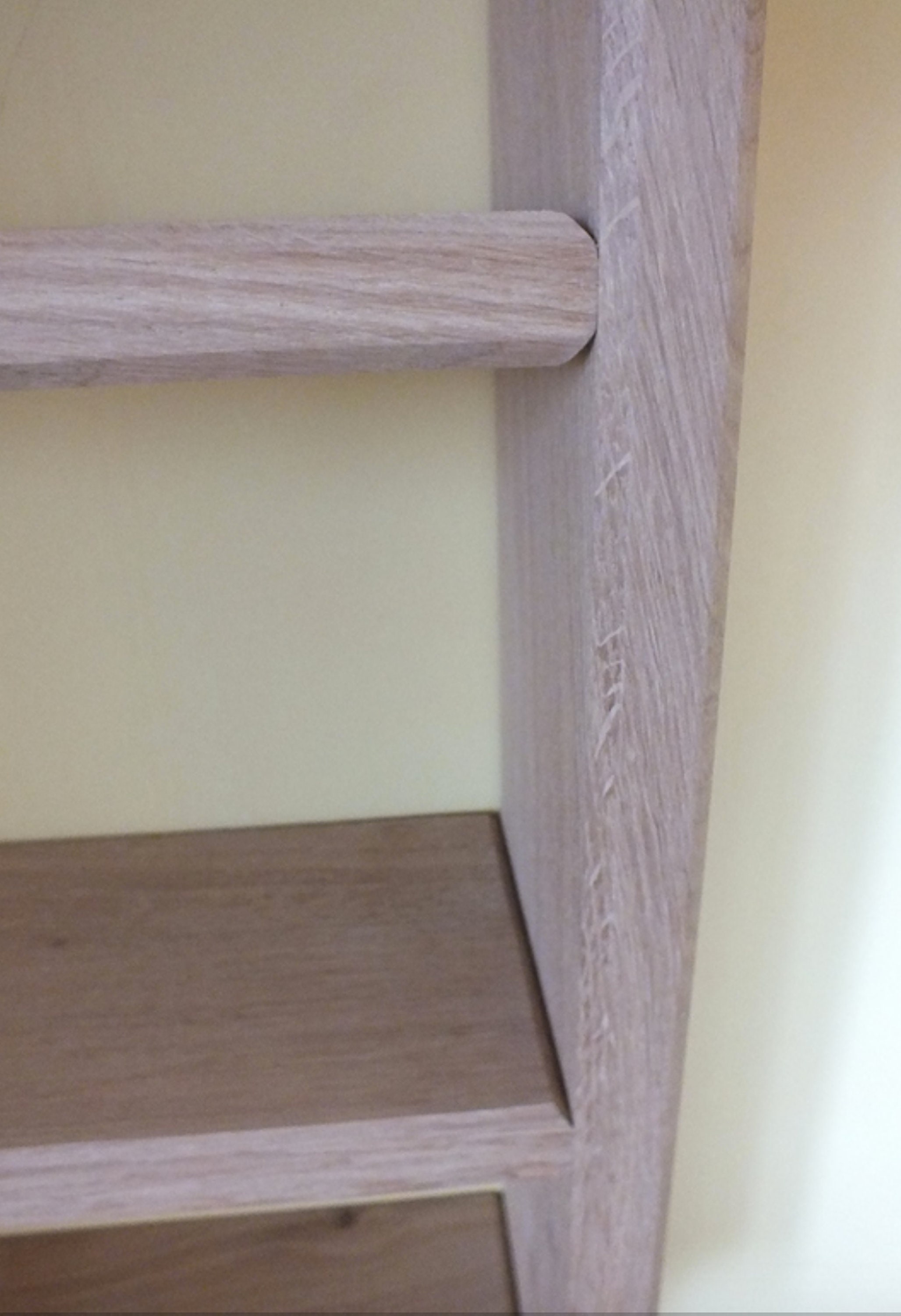  KIRANDY Estantería de madera maciza de roble blanco, armario de  pared de almacenamiento de madera (color cerezo, tamaño: C3 añadir 7.7 x  11.0 x 47.2 in) : Hogar y Cocina