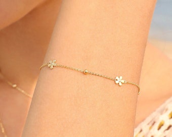 Tiny Flowers Bracelet, 925 Sterling Silver Dainty Minimalist Simple Floral Charm Cute Stackable Layering Bracelet Gift for Bridesmaids Her