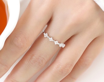 Anillo de flor de perla pequeña, plata de ley 925 delicado elegante minimalista simple pequeño delicado anillo de amistad apilable floral para ella