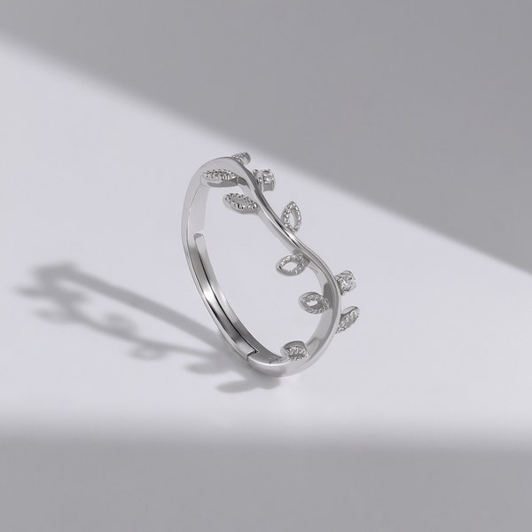 Elegant Vine Leaf Ring, 925 Sterling Silver Dainty Simple Minimalist Unique Cute Stacking Adjustable Friendship Sister Ring Gift for Her Mom