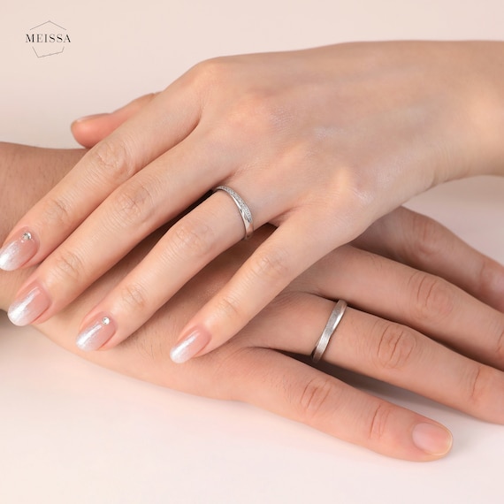 Alianzas de boda simples para parejas, anillos de promesa para hombres y  mujeres con circonita cúbica de plata de ley 925, anillos minimalistas  ajustables, regalo personalizado para ella y él -  España