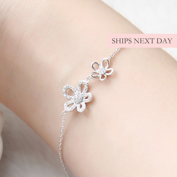 Dainty flower bracelet deals