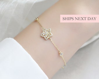 Dainty Flower Bracelet, Elegant Floral Cherry Blossom Spring Bracelet, Sterling Silver/Gold/Rose Gold Layering Stackable Friendship Bracelet