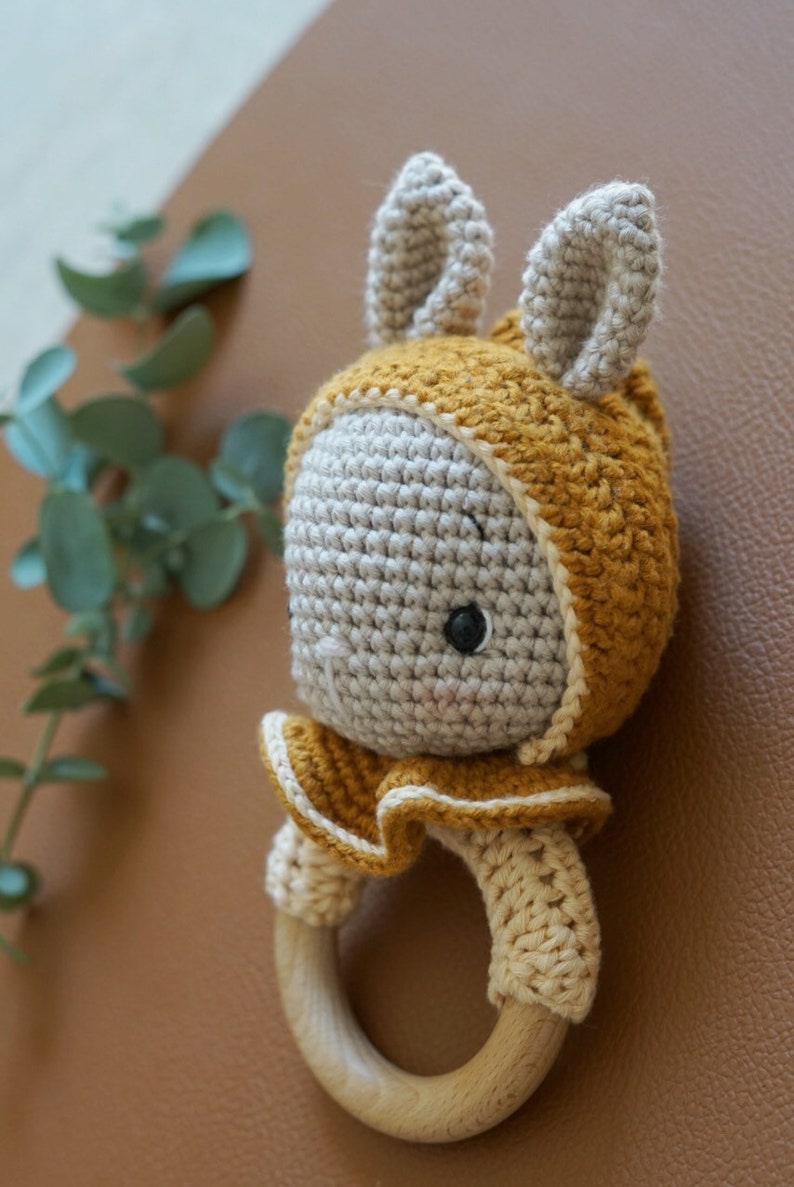 bunny Peaches Rassel.bunny rattle crochet. deutsche Häkelanleitung. Amigurumi.pdf File.english pattern and many other languages. image 2