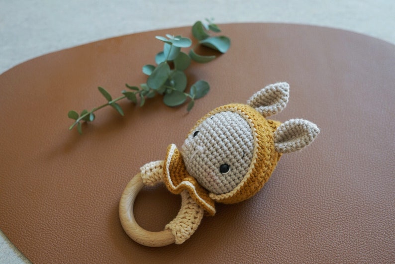 bunny Peaches Rassel.bunny rattle crochet. deutsche Häkelanleitung. Amigurumi.pdf File.english pattern and many other languages. image 5