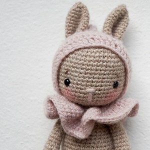 Bébé lapin Peaches. Häkel Anleitung Modèle au crochet patron croché Amigurumi plusieurs langues disponibles. image 3