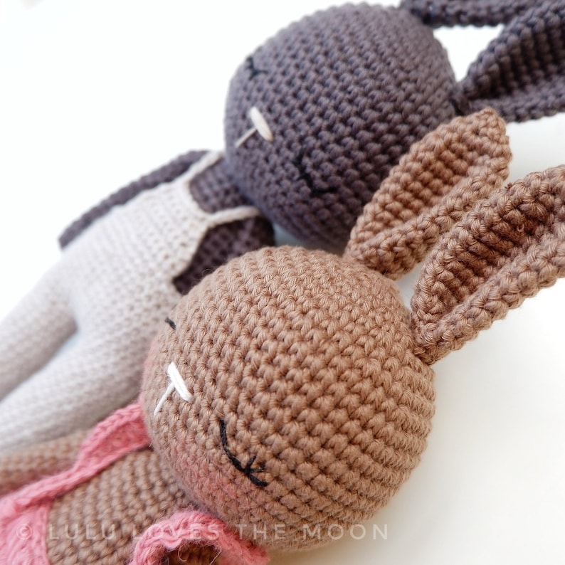 Oscar and Hazel. crochet pattern, häkeln, Anleitung, bunny, Kuscheltier, deutsch, english, francais, espanol. Amigurumi. image 4