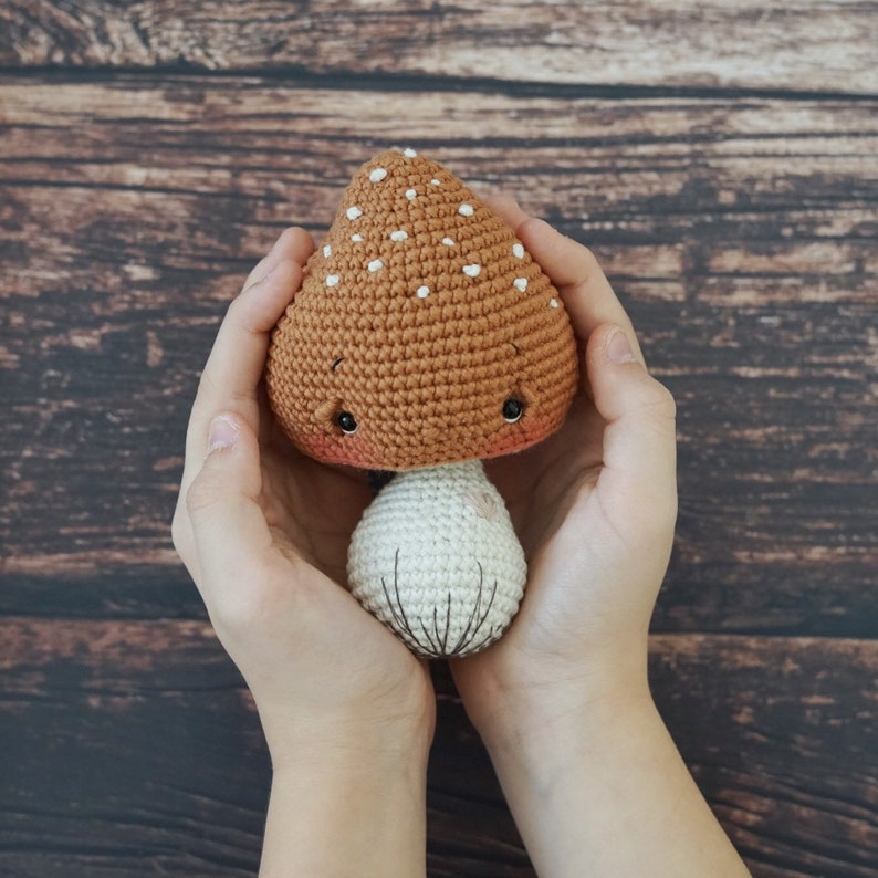 Pocket Mushroom. crochet pattern. pdf file.Amigurumi. Languages: english, francais, nederlands, espanol. image 3