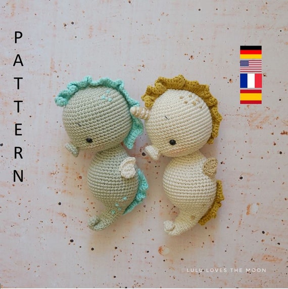Nalu, The Seahorse. Crochet pattern. Amigurumi. Häkelanleitung. Many languages available.
