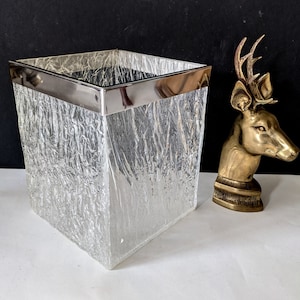 Vintage Vase structured Lucite Willy Rizzo style, 1970 Clear Ice effect