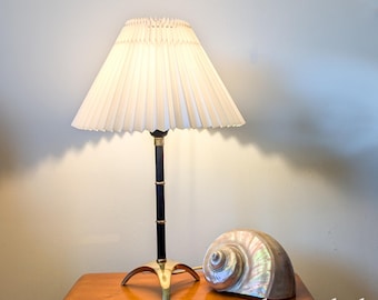 Vintage tripod table lamp 1960 's MCM mid century modern