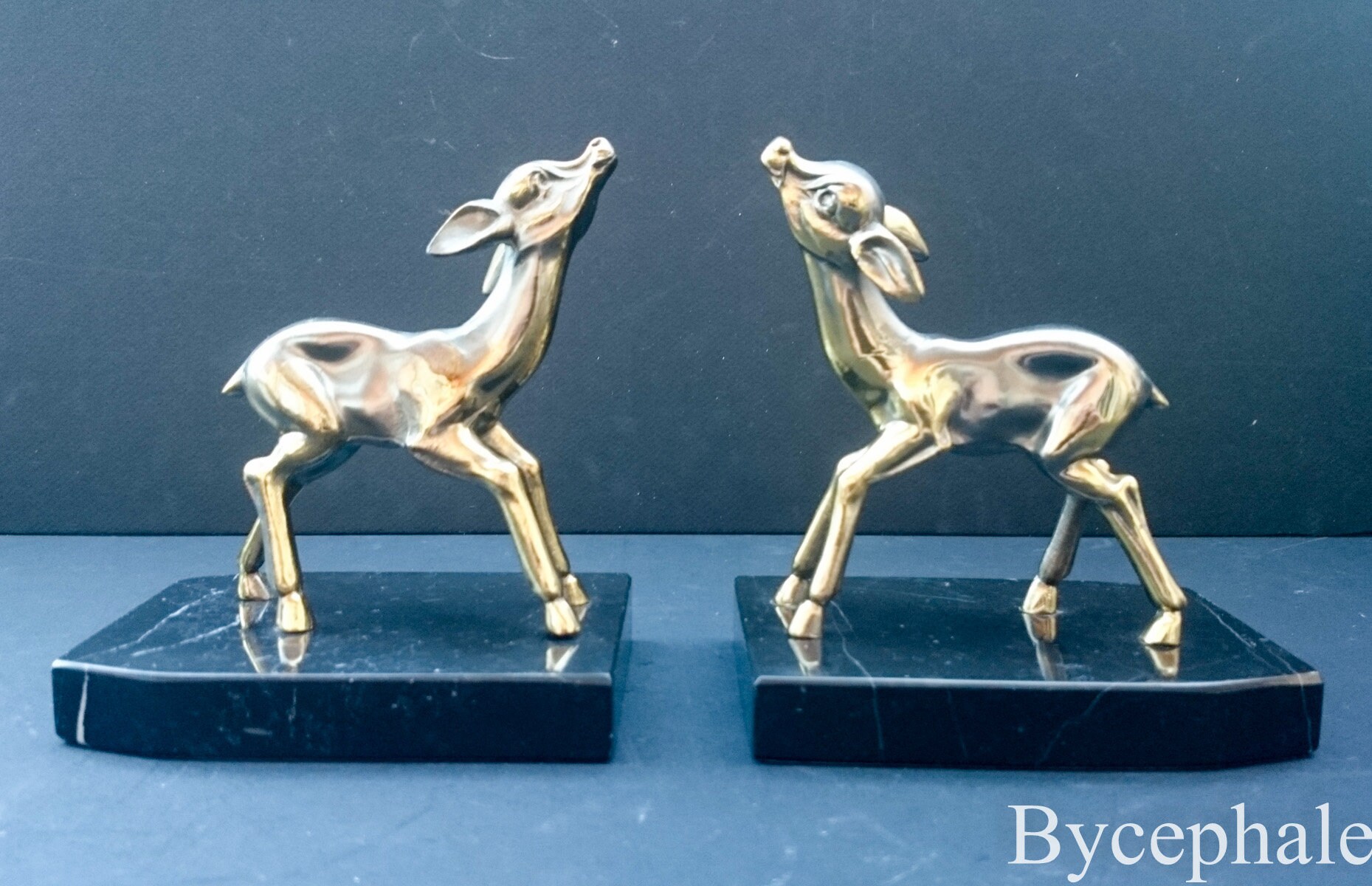 Une Paire de Français Vintage Bambi Sculpture Serre-Livres en Métal et Marbre Art Deco Era Circa 194