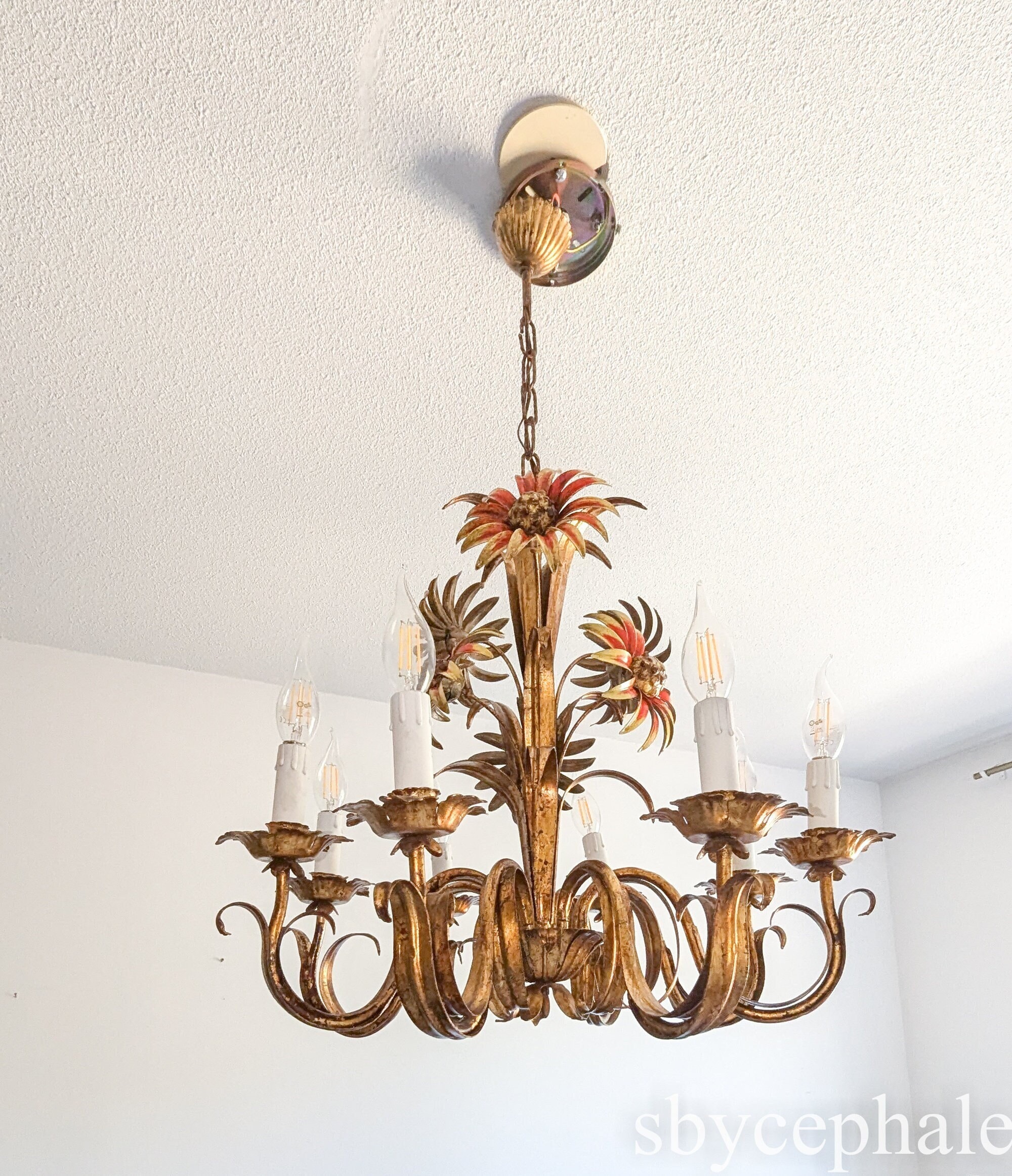 8 Lights Vintage Gold Leaf Gilt Tole and Painted Flowers