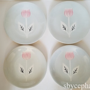 Set of 4 French vintage plates assiettes Longchamp Sylvestre design 1960&#39;s era love flowers