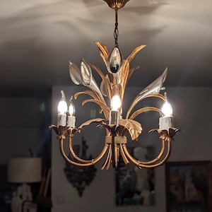 Hans Kogl Vintage gold leaf gilt tole chandelier with five lights 1970 - Mid Century design MCM Hollywood regency