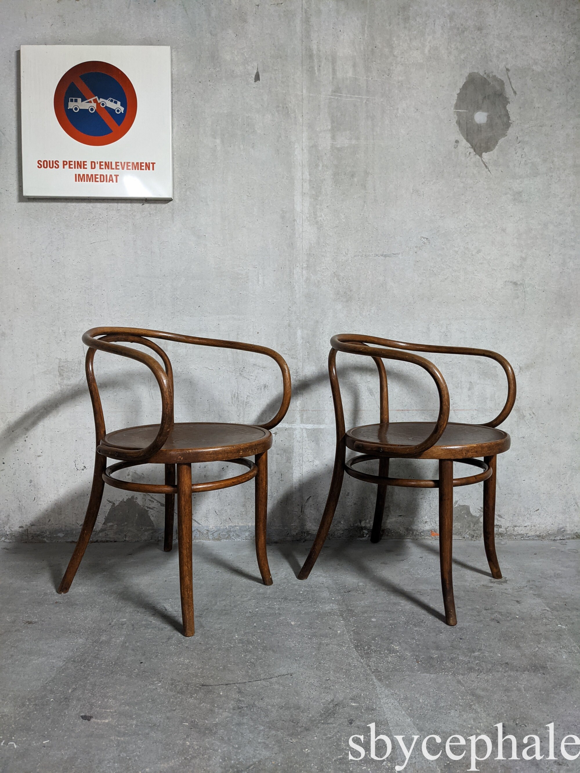 Thonet b9 chair sale