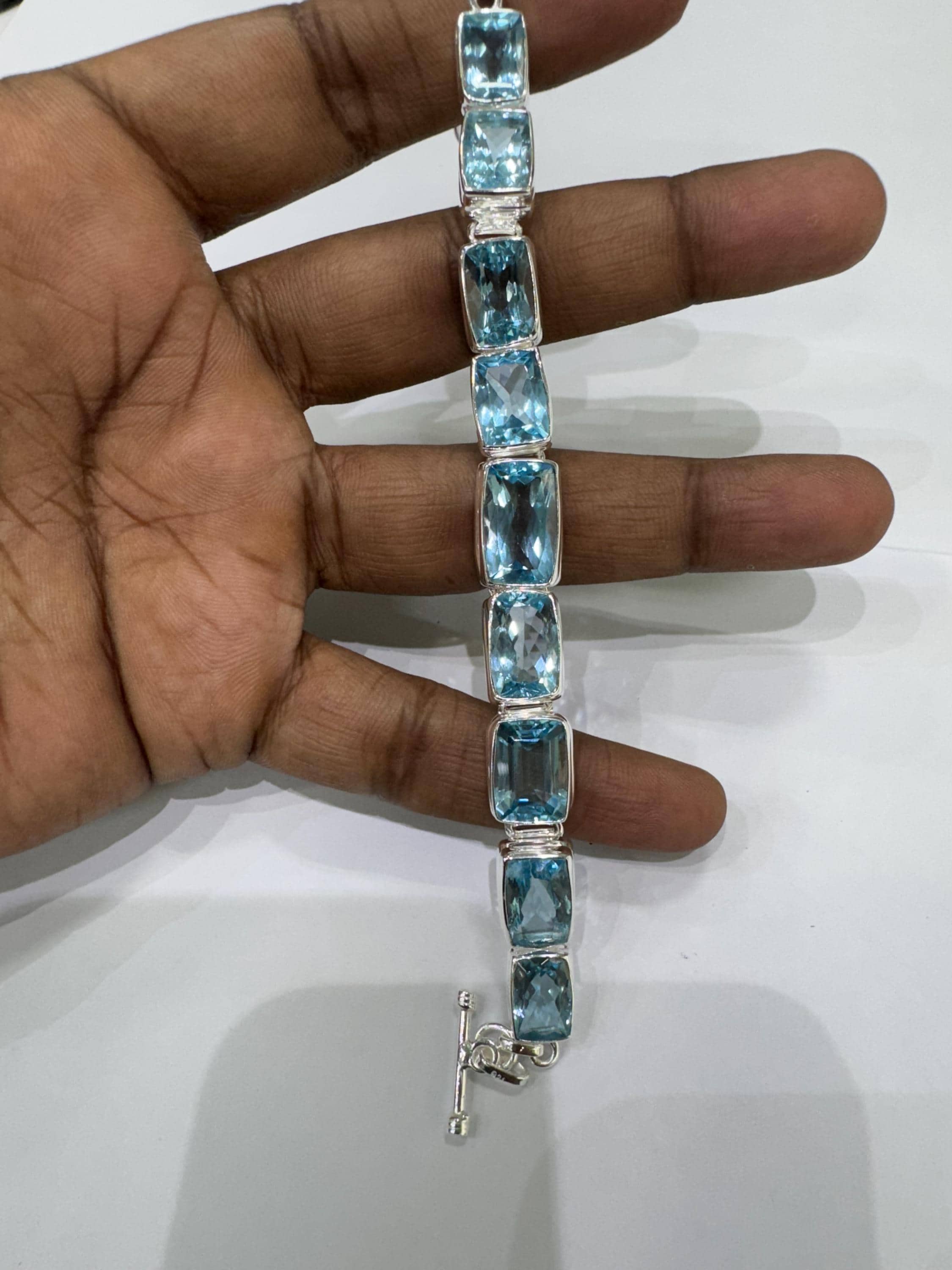 ブルートパーズスターリングシルバーブレスレット：ハンドメイドの宝石 