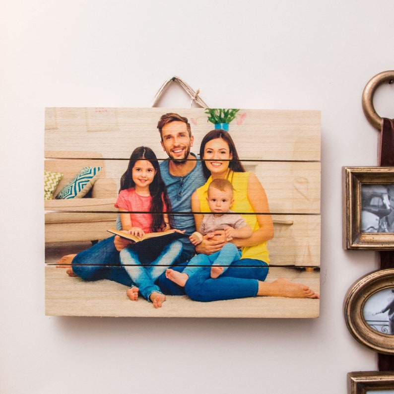 Personalized Photo on Wood. Pallet Photo Art for a Memorable Picture of Family. Great for Anniversary Gift. Wood Photo Print as Pallet Art 