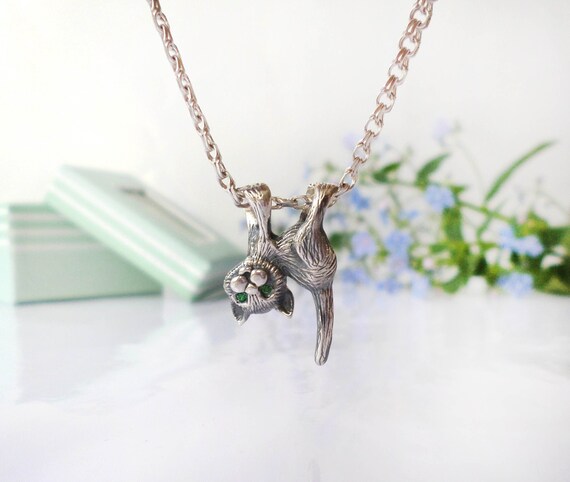 Silver pendant cat cat hanging around neck Necklace cat Tiny Sterling Silver Cat Necklace Tiny Kitten Pendant Necklace Necklace
