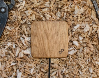 Wooden Wireless Induction Charger. Fast Qi Charging Station Pad 15 W. For Apple iPhone, Samsung or Android. Solid Oak or Walnut wood.