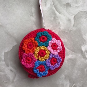Crochet turtle tape measure, pure handmade, little gift for home and living
