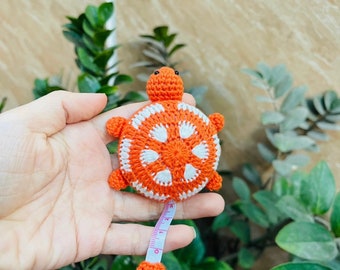 Crochet PATTERN Tape Measure Turtle keychain/Amigurumi /tutorial PDF in English.