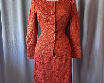 Traje de falda de brocado metálico de los años 60 / Conjunto de cóctel vintage