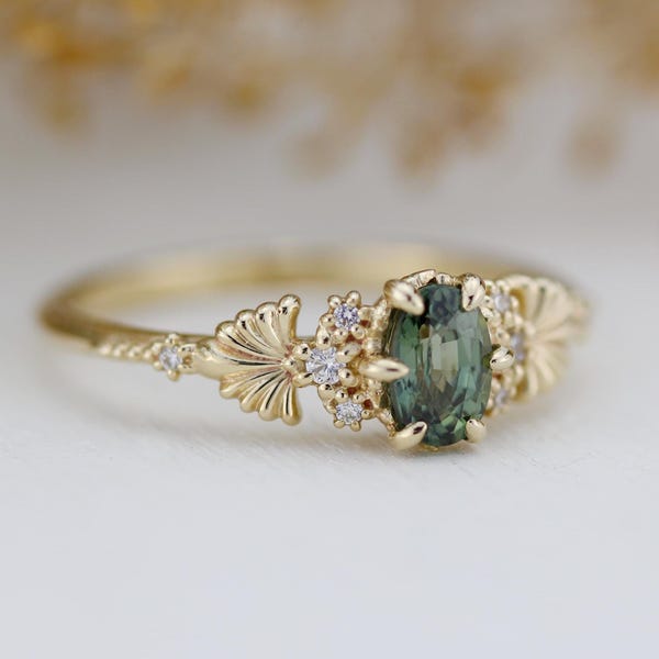 Anello di fidanzamento con zaffiro verde: oro giallo 18 carati, accenti di diamanti