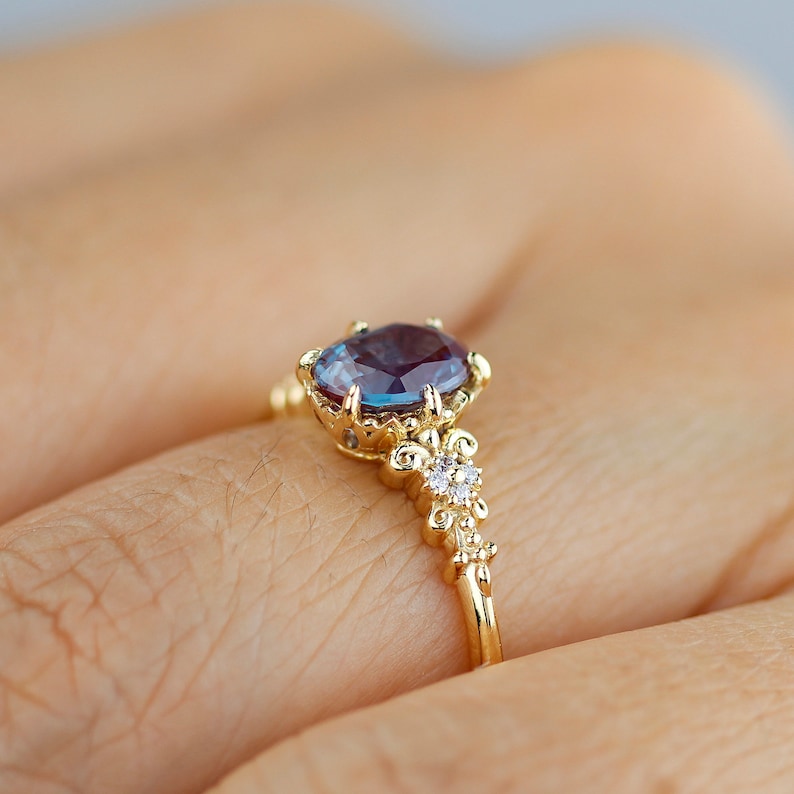 Alexandrite Engagement Ring Oval Engagement Ring Diamonds Etsy