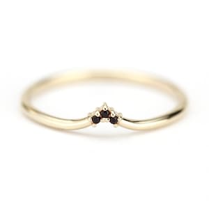 Chevron Band, zarter Ring, Ehering, schwarzer Diamantring, Chevron Band, Stapelring, Verlobungsring | R215BD