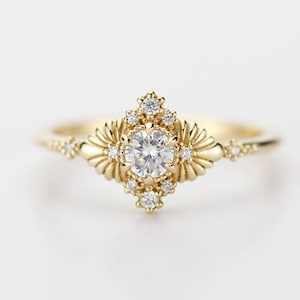 VINTAGE White DIAMOND RING With Art Deco Leaf Perfect Gift For Anniversary Or Engagement – Antique 18k Yellow Solid Gold Gemstone Ring