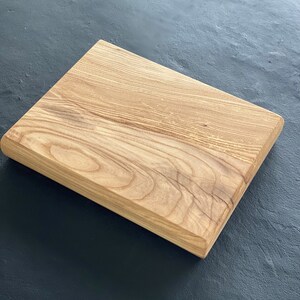 Rustic Cutting Board Tree Cutting Board Wood Cutting Board Wood Charger  Slab Cutting Board Wood Serving Platter Chopping Board Cupcake Stand 