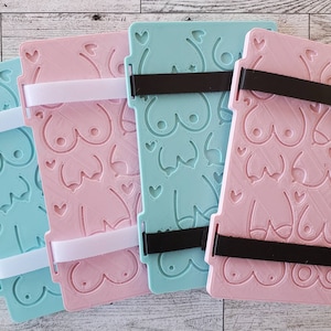 Freeze flat, breast milk storage, freezer stash, breast milk freezer storage, milk storage, milk freezer