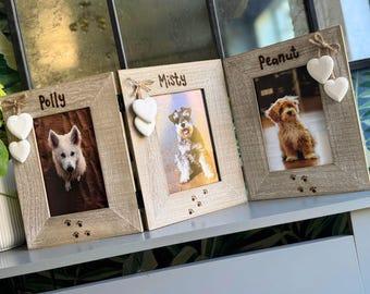 Triple Dog or Cat Wooden Photo Frame - Personalised Driftwood Picture Frame for Three Pets, Engraved Names with Paw Prints / 6x4" Photos