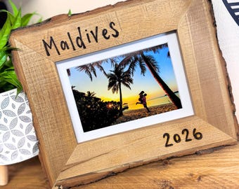 Personalised Wooden Photo Frame – Custom Engraved Travel Memory, Rustic Bark Live Edge Wood Picture, Holiday Keepsake