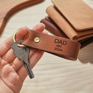 Dad Keychain, Fathers Day Gift, Gift For New Dad, Dad Est 2024, First Time Dad, Dad Gift From Baby, Unborn Baby, Daddy Est Keychain