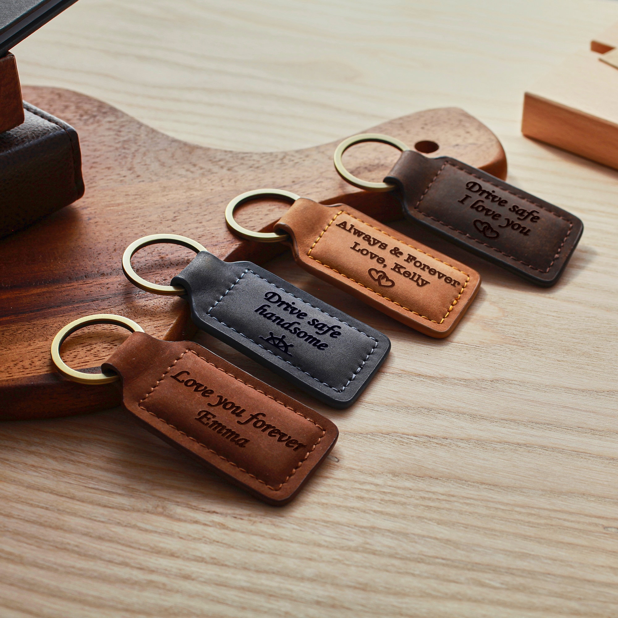 Leren sleutelhanger met naam | Gepersonaliseerd cadeau