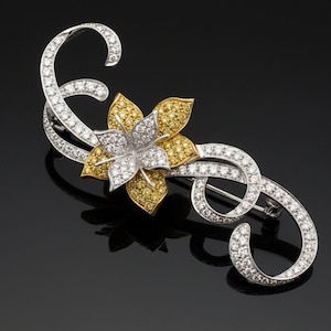 Broche dramático de 7 cm de comprimento com diamantes em ouro 18k
