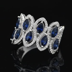 Anillo de doble hilera de zafiro, diamantes y oro blanco de 14 k de Effy