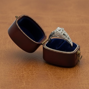 Art Deco 1920's Diamond 18k White Gold Ring